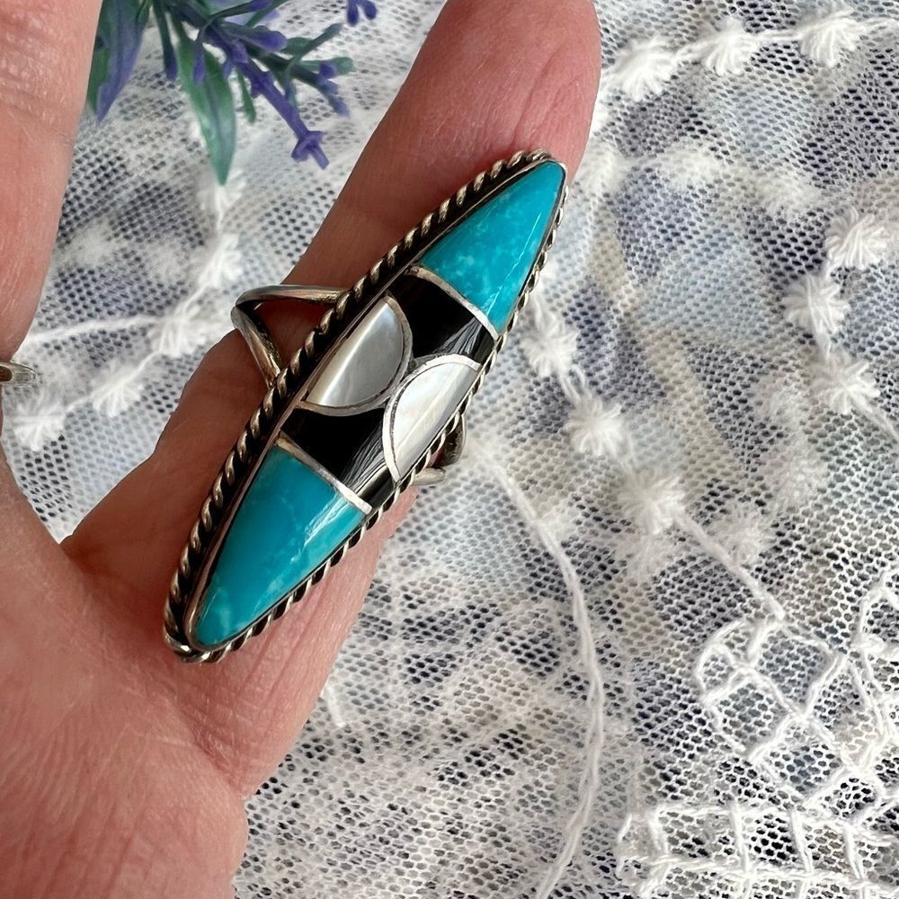 Vintage Signed Turquoise Onyx & Mother of Pearl Inlay Ring - Picture 2 of 7